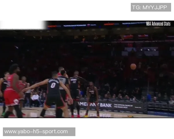 戴维恩米切尔称赞维金斯攻防兼备展现出色领导力与统治力